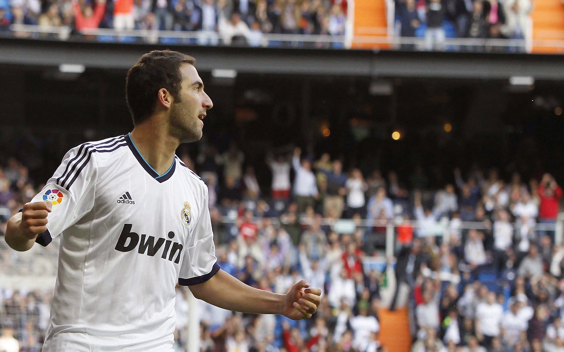 科维托娃回归赛场，突破纪录首场状态亮眼，拜仁观众沸腾！